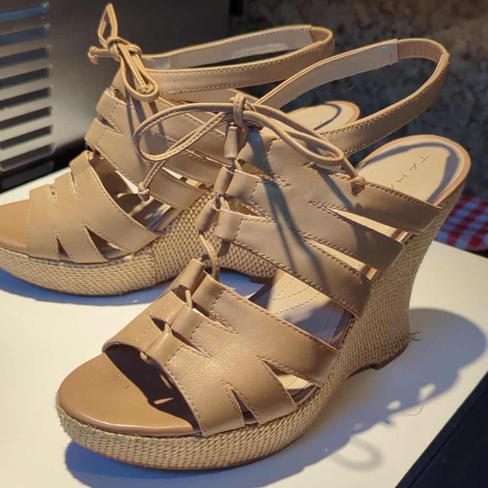 Shoes - Picture 2 of 8